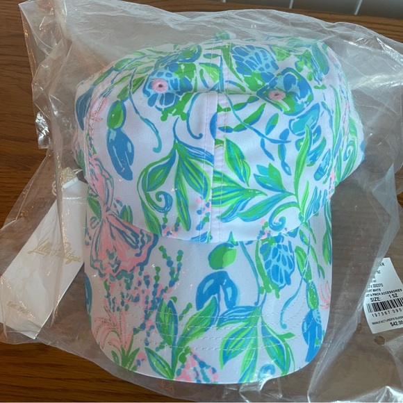 Lilly Pulitzer Run Around Hat Just a Pinch - Picture 3 of 5